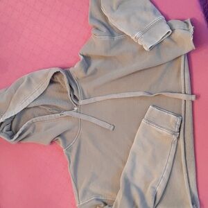 Forever 21 cropped hoodie VGUC